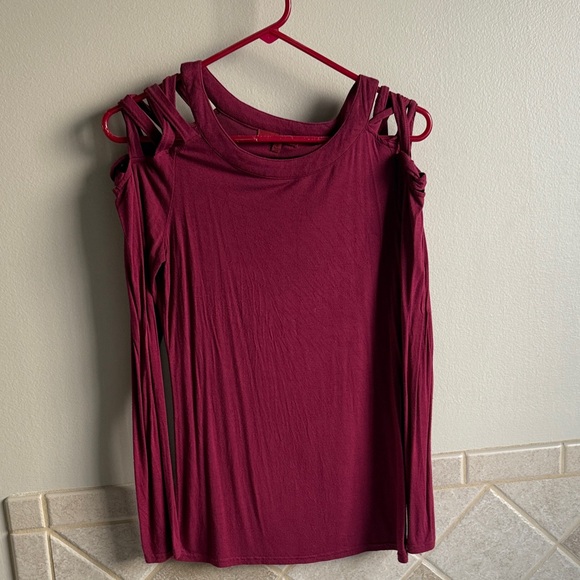 Elegant Burgundy Cold Shoulder Tank Top - Picture 1 of 3